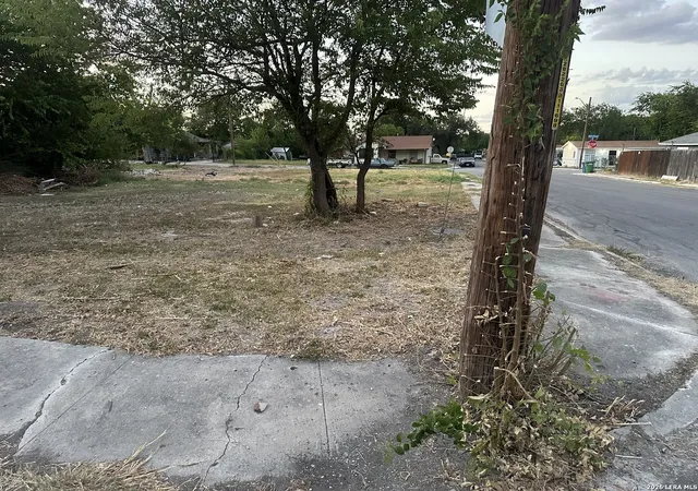 Photo 4 of Sale Pending at 801 Albert, San Antonio, TX 78207 | MLS# 2009844 | Listing updated on 2026-09-03