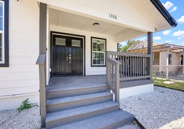 2nd image of 1326 W Winnipeg Ave, San Antonio, TX 78225 | MLS# 2009858