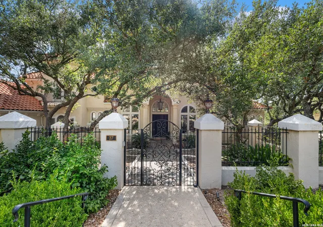 Photo 3 of Mansion for sale at 37 Champion Trl, San Antonio, TX 78258 | MLS# 2009903 | Listing updated on 2026-08-30