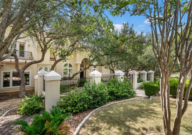 Photo 3 of Single family home for sale at 37 Champion Trl, San Antonio, TX 78258 | MLS# 2009903 | Listing updated on 2026-09-21