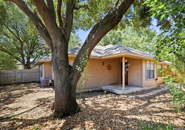 21st image of 15 Shadow Cir, New Braunfels, TX 78130 | MLS# 2009917