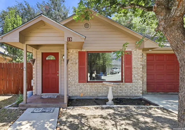 5th image of 15 Shadow Cir, New Braunfels, TX 78130 | MLS# 2009917
