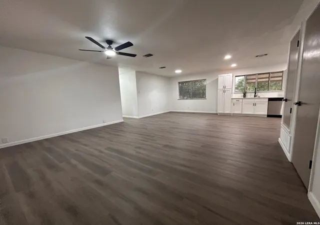 4th image of 217 Elmwood Dr, Seguin, TX 78155 | MLS# 2009923