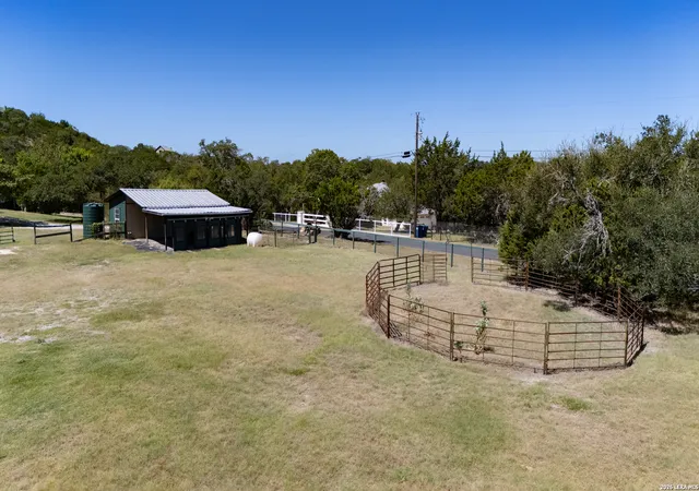 Photo 2 of Single family home for sale at 103 Lariat Dr, Boerne, TX 78006 | MLS# 2009935 | Listing updated on 2026-09-16