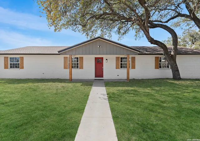 3rd image of 113 Crestline Dr, Pleasanton, TX 78064 | MLS# 2009958