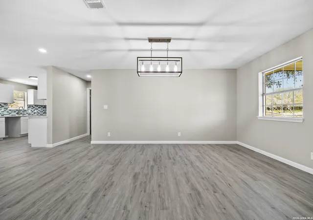 5th image of 113 Crestline Dr, Pleasanton, TX 78064 | MLS# 2009958