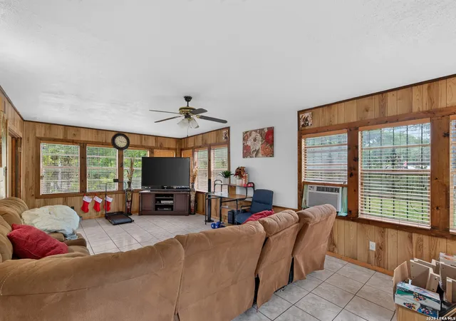 4th image of 5022 Frank Borman Dr, Kirby, TX 78219 | MLS# 2009969