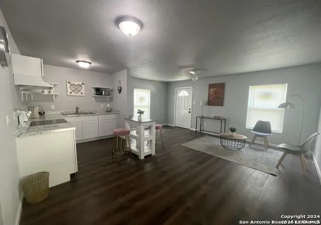 4th image of 422 Florence St, Uvalde, TX 78801 | MLS# 2009979