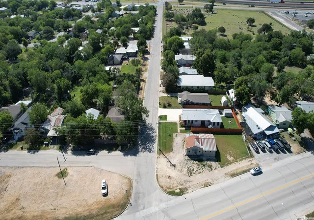Photo 4 of Single family home for sale at 1995 Cross St, New Braunfels, TX 78130 | MLS# 2009990 | Listing updated on 2026-08-30