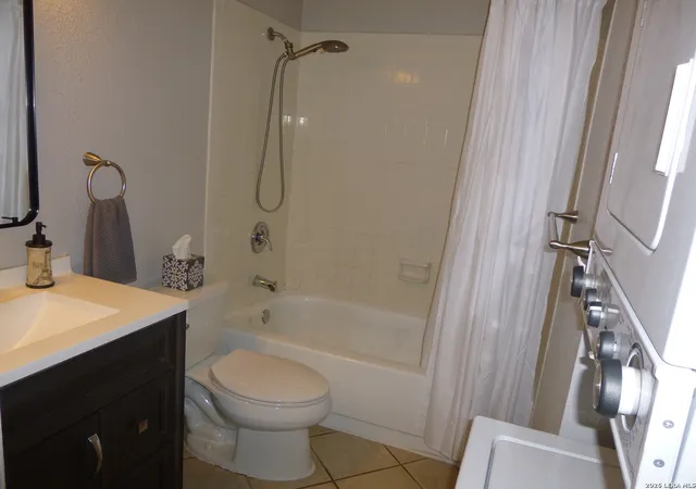 2nd image of 11610 Vance Jackson Rd, San Antonio, TX 78230