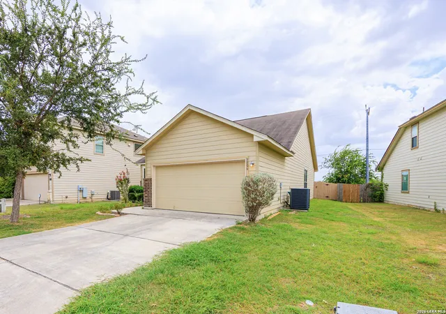 Photo 3 of Single family home for sale at 5806 Cielo Rnch, San Antonio, TX 78218 | MLS# 2010044 | Listing updated on 2026-09-12