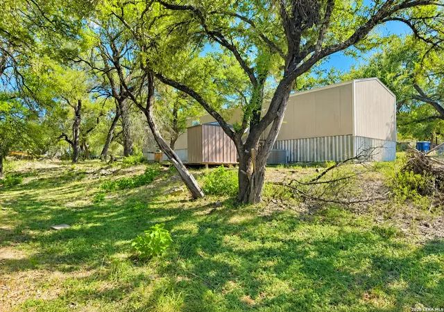 Photo 3 of Single family home for sale at 127 Quail Run St, Canyon Lake, TX 78133 | MLS# 2010082 | Listing updated on 2026-08-30