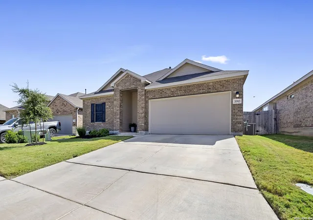 Photo 3 of Single family home for sale at 31913 Tableau Ave, Bulverde, TX 78163 | MLS# 2010095 | Listing updated on 2026-09-03