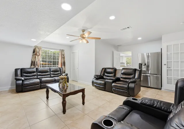 Photo 4 of Single family home for sale at 5407 Timbermont St, San Antonio, TX 78250 | MLS# 2010117 | Listing updated on 2026-09-04