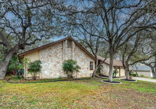 2nd image of 13046 Hunters Breeze St, San Antonio, TX 78230 | MLS# 2010121