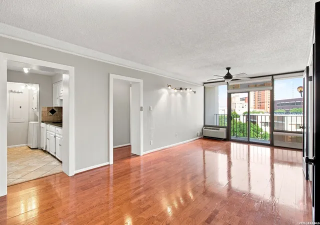 Photo 3 of Condo for sale at 7701 Wurzbach Rd #701, San Antonio, TX 78229 | MLS# 2010133 | Listing updated on 2026-08-31