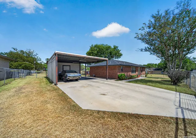 3rd image of 325 Wendy Ln, Seguin, TX 78155 | MLS# 2010139