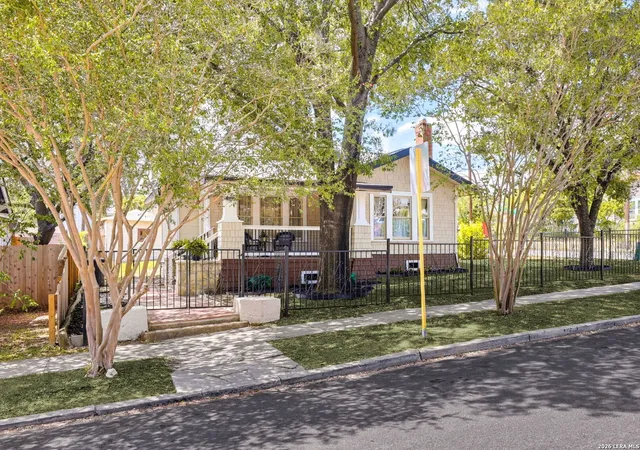 3rd image of 1036 W Russell Pl, San Antonio, TX 78212 | MLS# 2010150
