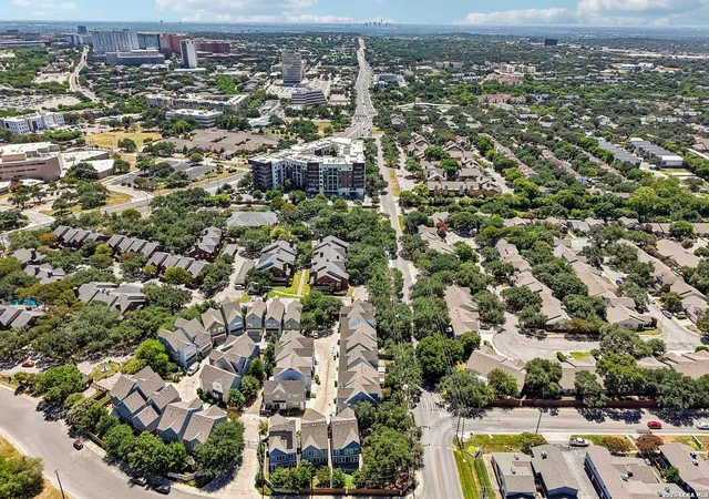 2nd image of 7914 Roanoke Run, San Antonio, TX 78240