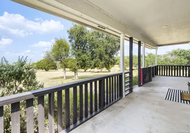 Photo 2 of Single family home for sale at 162 Arnold Dr, Canyon Lake, TX 78133 | MLS# 2010168 | Listing updated on 2026-09-03