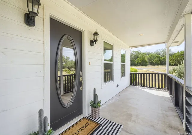 Photo 3 of Single family home for sale at 162 Arnold Dr, Canyon Lake, TX 78133 | MLS# 2010168 | Listing updated on 2026-09-03