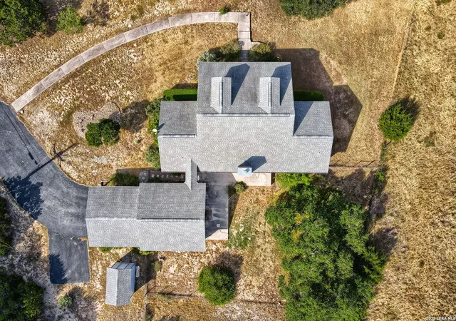 Photo 4 of Single family home for sale at 162 Arnold Dr, Canyon Lake, TX 78133 | MLS# 2010168 | Listing updated on 2026-09-03