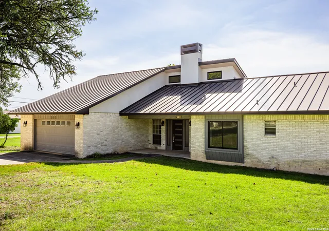 Photo 2 of Single family home for sale at 103 Crockett Dr, Kerrville, TX 78028 | MLS# 2010173 | Listing updated on 2026-08-31