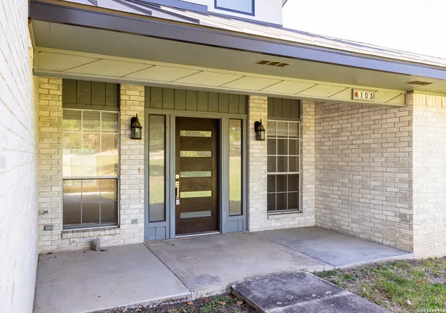 Photo 4 of Single family home for sale at 103 Crockett Dr, Kerrville, TX 78028 | MLS# 2010173 | Listing updated on 2026-08-31