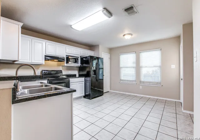 5th image of 3202 Eisenhauer Rd, San Antonio, TX 78209