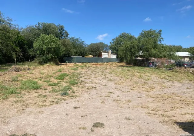 Photo 3 of Single family home for sale at 1717 Calle Ginebra, Eagle Pass, TX 78852 | MLS# 2010223 | Listing updated on 2026-08-31