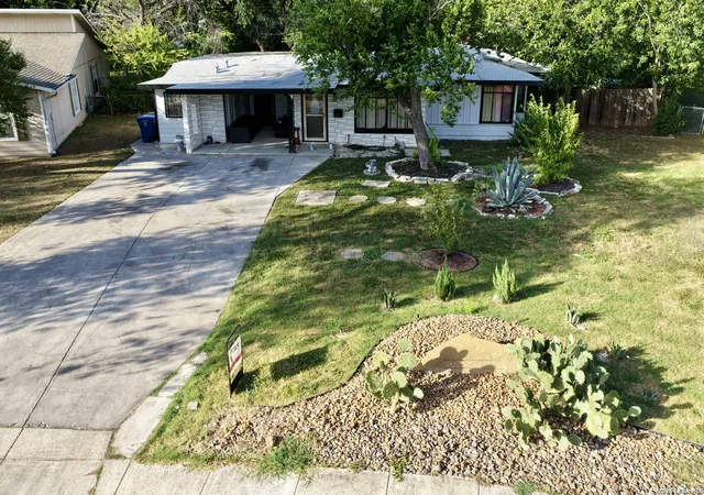 2nd image of 103 Greenhaven Dr, San Antonio, TX 78201 | MLS# 2010242
