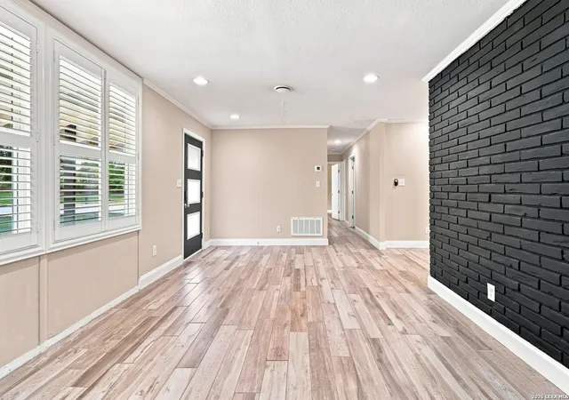 4th image of 102 Gettysburg Rd, San Antonio, TX 78228 | MLS# 2010243