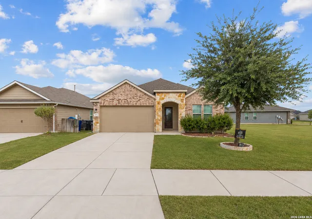 2nd image of 1772 Heather Glen Dr, New Braunfels, TX 78130 | MLS# 2010244