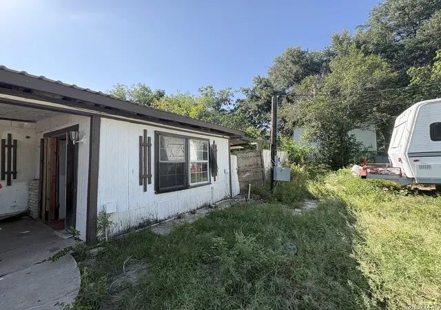 37th image of 1320 Avenue B, Hondo, TX 78861 | MLS# 2010271