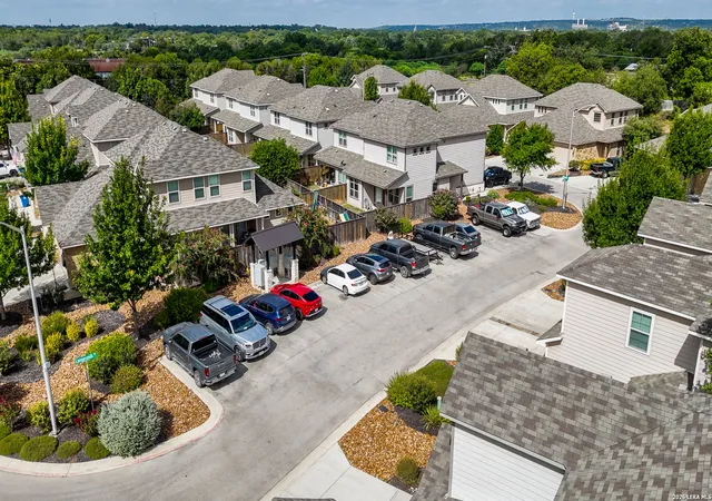 44th image of 727 Gristmill Dr, New Braunfels, TX 78130 | MLS# 2010279