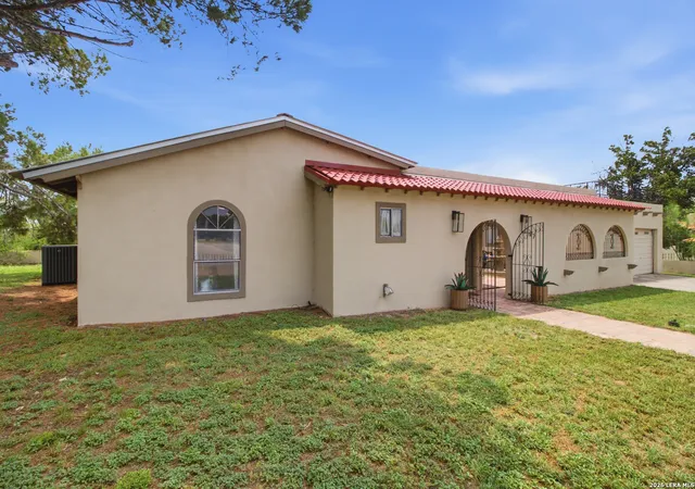 Photo 1 of Single family home for sale at 7 La Motte St, Brackettville, TX 78832 | MLS# 2010281 | Listing updated on 2026-08-31