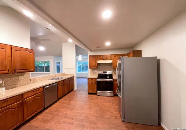2nd image of 9511 Elm Gln, San Antonio, TX 78250 | MLS# 2010325