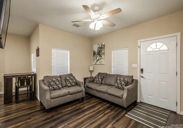 4th image of 1202 N Center, San Antonio, TX 78202 | MLS# 2010349