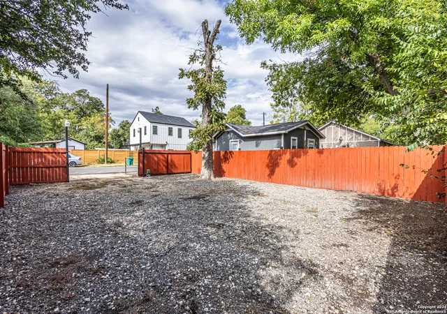 48th image of 1202 N Center, San Antonio, TX 78202 | MLS# 2010349