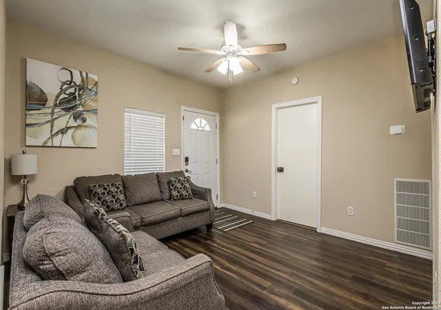 5th image of 1202 N Center, San Antonio, TX 78202 | MLS# 2010349