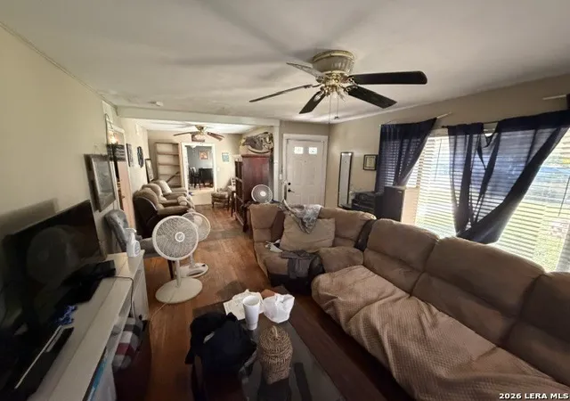 2nd image of 739 W Merriweather St, New Braunfels, TX 78130 | MLS# 2010362