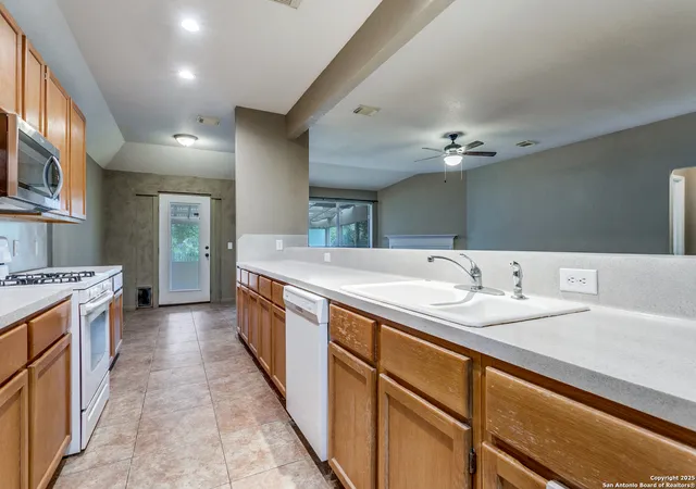 Photo 3 of Single family home for sale at 10518 Mustang Rdg, Converse, TX 78109 | MLS# 2010429 | Listing updated on 2026-10-26