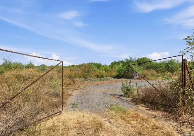 2nd image of 16818 S Us Hwy 281, San Antonio, TX 78221 | MLS# 2010430