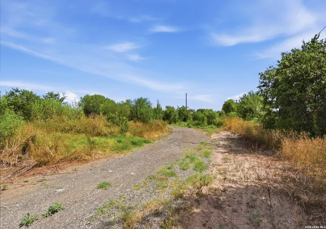 3rd image of 16818 S Us Hwy 281, San Antonio, TX 78221 | MLS# 2010430