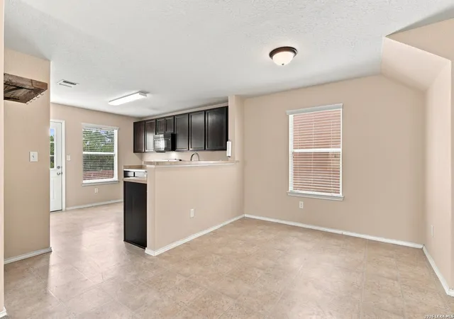 4th image of 25002 Remington Oaks, San Antonio, TX 78261 | MLS# 2010463