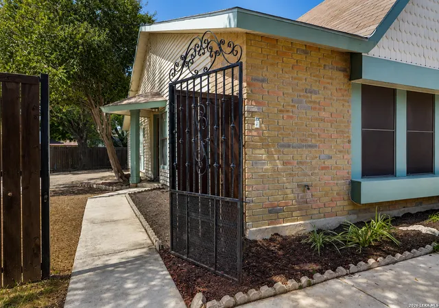 3rd image of 10407 Country Blf, San Antonio, TX 78240 | MLS# 2010467