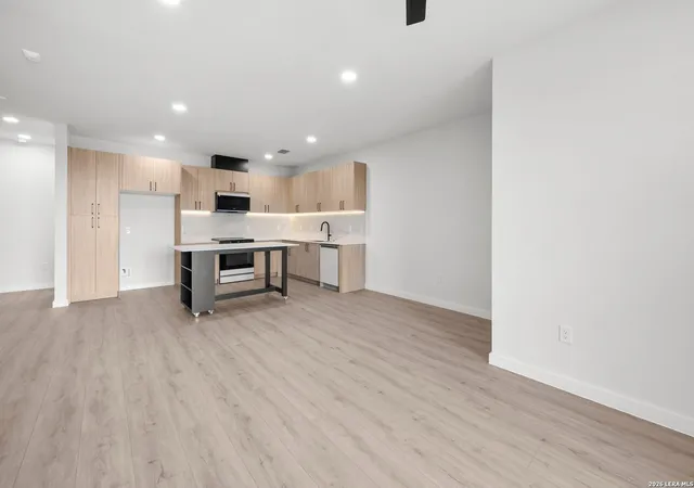 Photo 4 of Condo for sale at 634 Central Parkway #1205, New Braunfels, TX 78130 | MLS# 2011018 | Listing updated on 2026-09-03