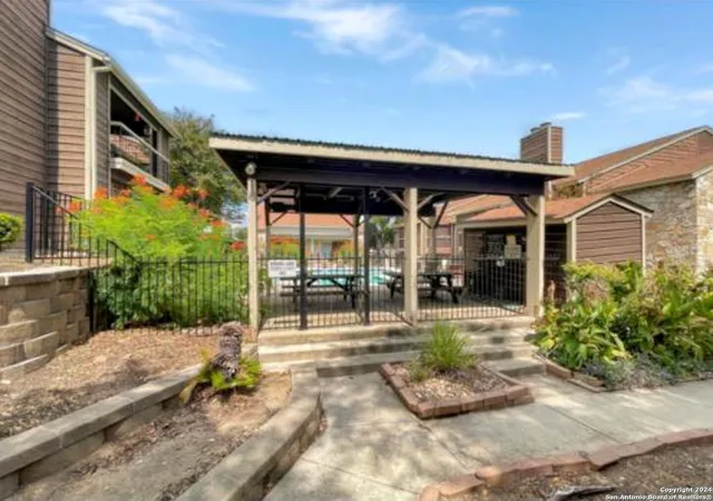Listing Photo 4 - Condo for sale in building located at 11520 Huebner Rd, San Antonio, TX 78230 - Unit #107