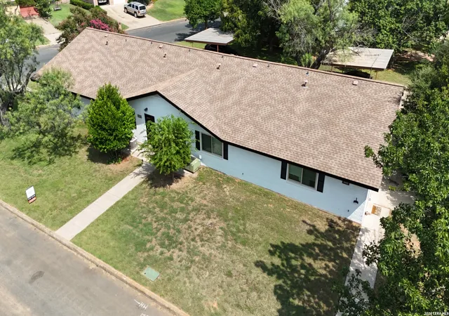 Photo 3 of Multi family home for sale at 1405 N Crockett St, Fredericksburg, TX 78624 | MLS# 2011654 | Listing updated on 2026-09-11