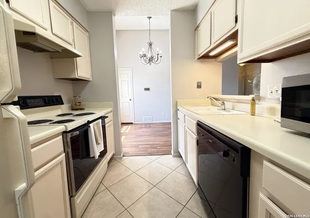 Photo 4 of Condo for sale at 4212 Medical Dr #608, San Antonio, TX 78229 | MLS# 2012091 | Listing updated on 2026-09-08